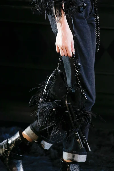 Look 97